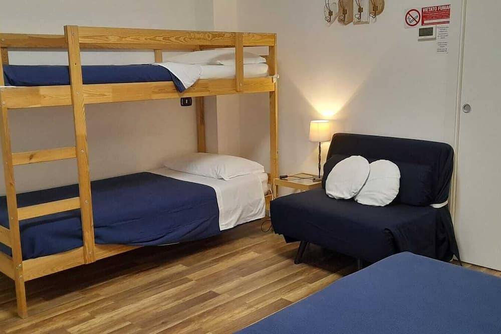 Ganze Wohnung, Apartment 5 minutes from Milan Malpensa airport in Cardano al Campo, Varese Provinz