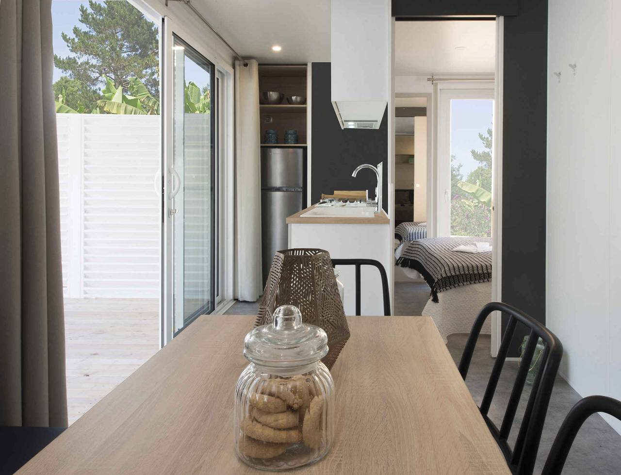 Mobile home with covered outdoor veranda  in Manerba del Garda, Garda Mountains