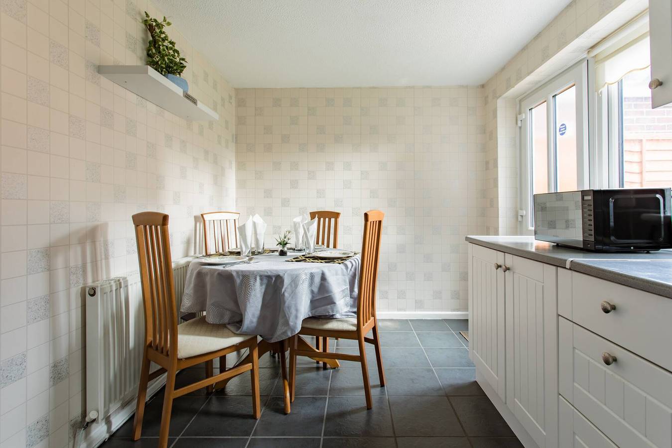 2 Bedroom Holiday Home eith 3 Beds & Sofa Bed Near Manchester City Stadium in Manchester, Greater Manchester