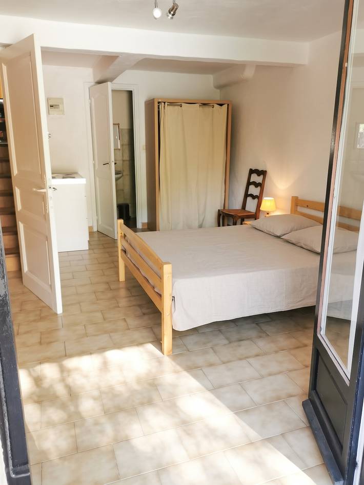 Casa acogedora en Calcatoggio con jardín vallado. in Tiuccia, Calcatoggio