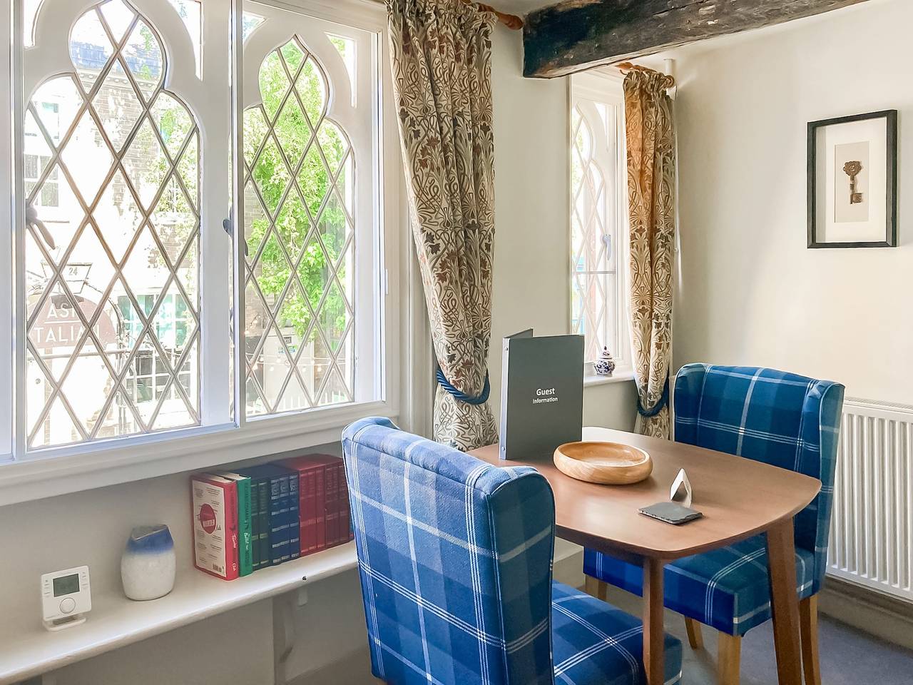 Entire apartment, The Knights Apartment, Eastbridge Hospital in Kent