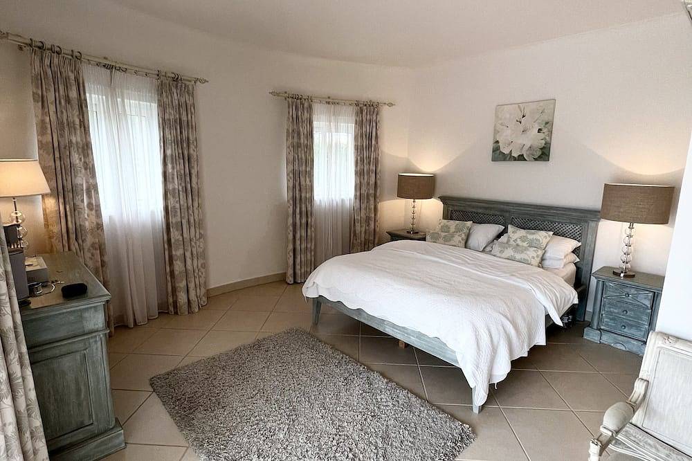Wunderschöne Villa mit beheiztem privatem Pool im 5-Sterne-Golf- und Freizeitresort. in Budens, Faro Distrikt