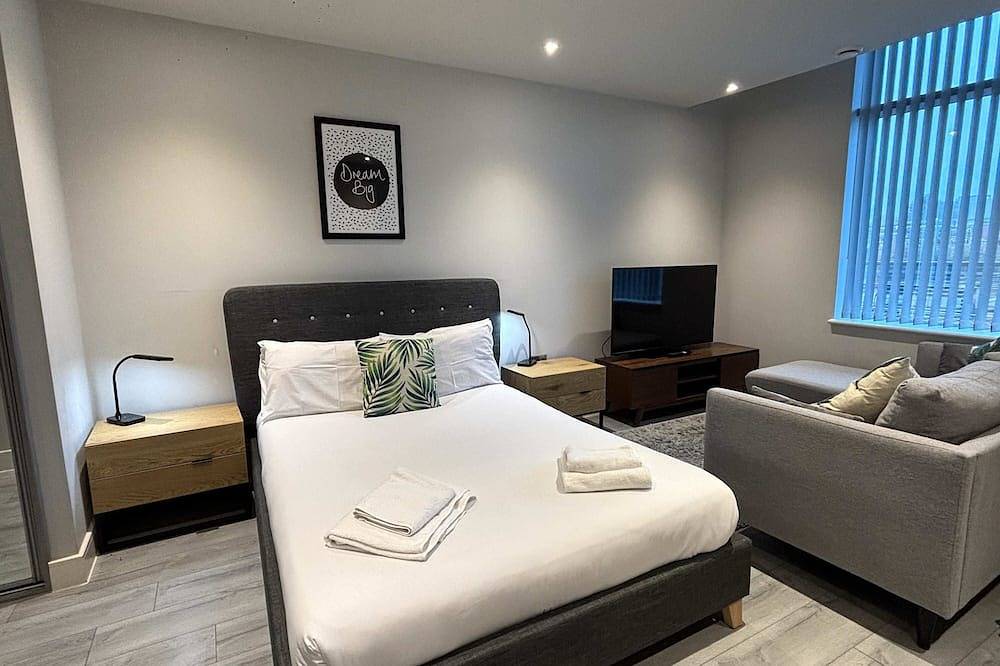 Entire apartment, Stylish Studio in Central Bracknell with Free Parking in Bracknell, Berkshire