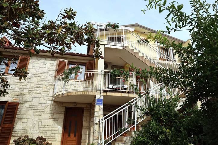 Ganze Ferienwohnung, Ferienwohnung mit Terrasse  in Zambratija, Umag und Umgebung
