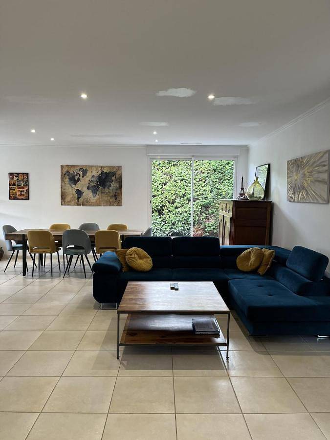 Location de vacances pour 10 personnes, avec jardin à Artigues-près-Bordeaux - 2