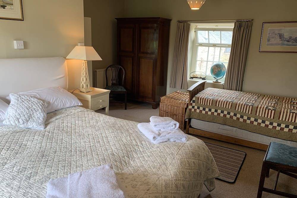 Unique Bed & Breakfast with stunning views in Powys