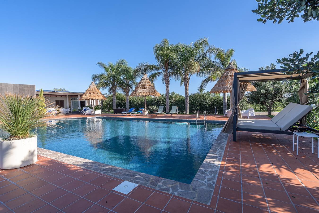 Villa 'Apollonion' con piscina privata, Wi-Fi e aria condizionata in Fanusa, Siracusa