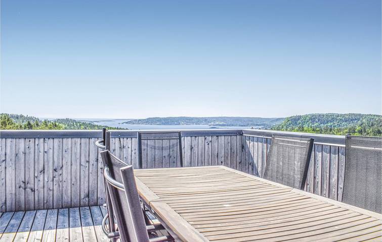 Ferienhaus für 8 Personen mit Terrasse in Risør