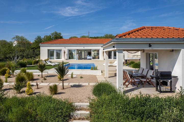 Villa für 6 Personen mit Garten in Grad Benkovac, Zadar