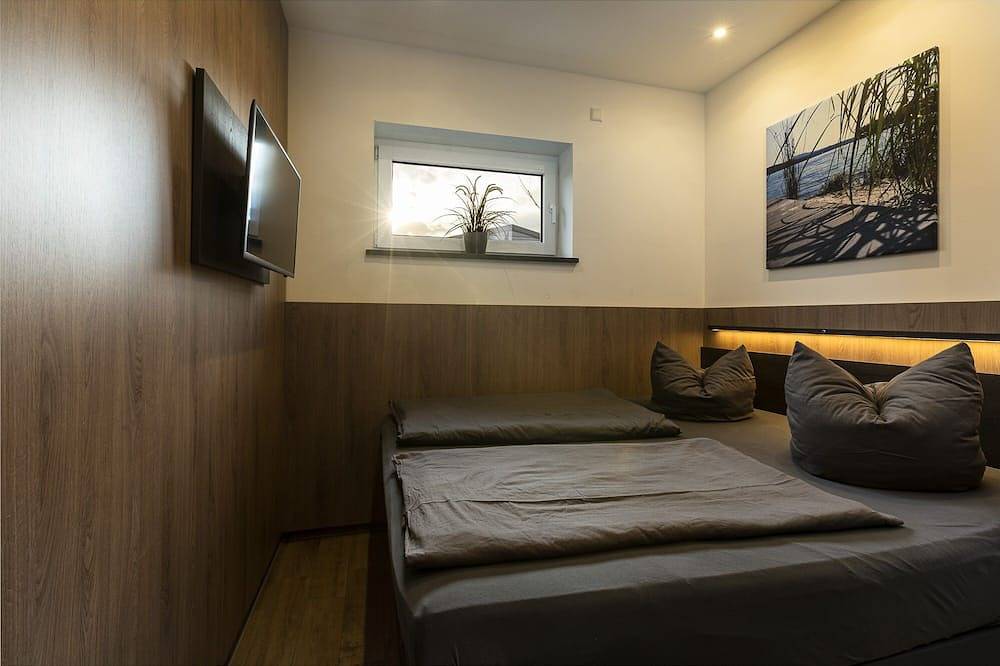 Traumhaus/Privatstrand 100m², Sauna,Kamin,Klimaanlage,Terrasse,Garten,Grill,Boot in Löbnitz, Sächsisches Burgen- und Heideland