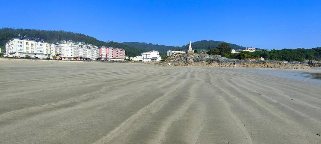 Gîte pour 4 personnes, avec vue ainsi que piscine et terrasse, adapté aux familles à Viveiro - 3