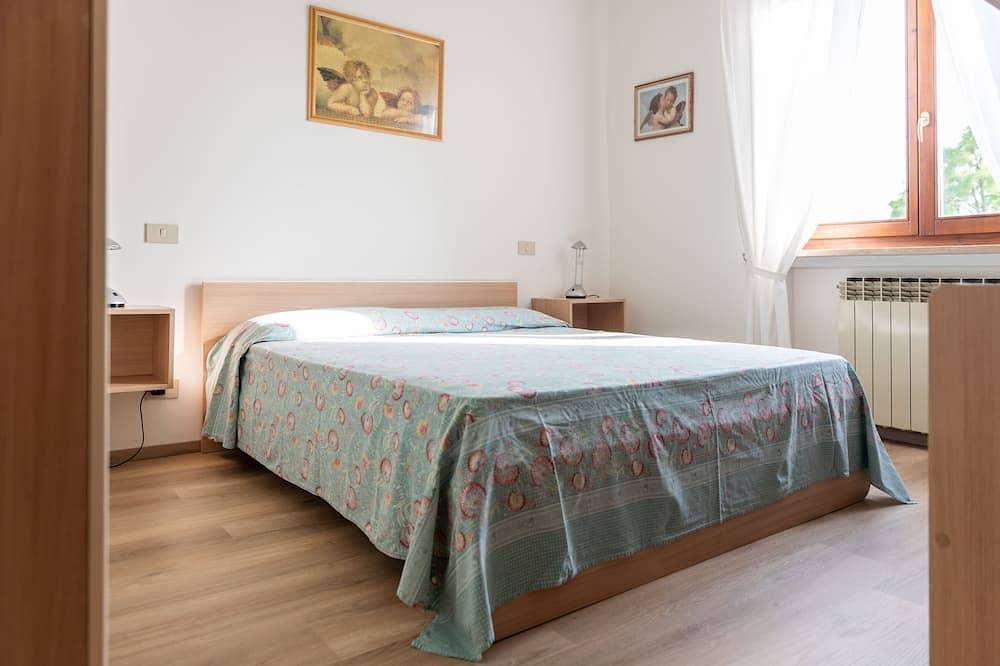 Ganze Wohnung, Gardasee – reizende Wohnung in einer Wohnanlage mit Pool, reservierter Parkplatz in Colà, Lazise