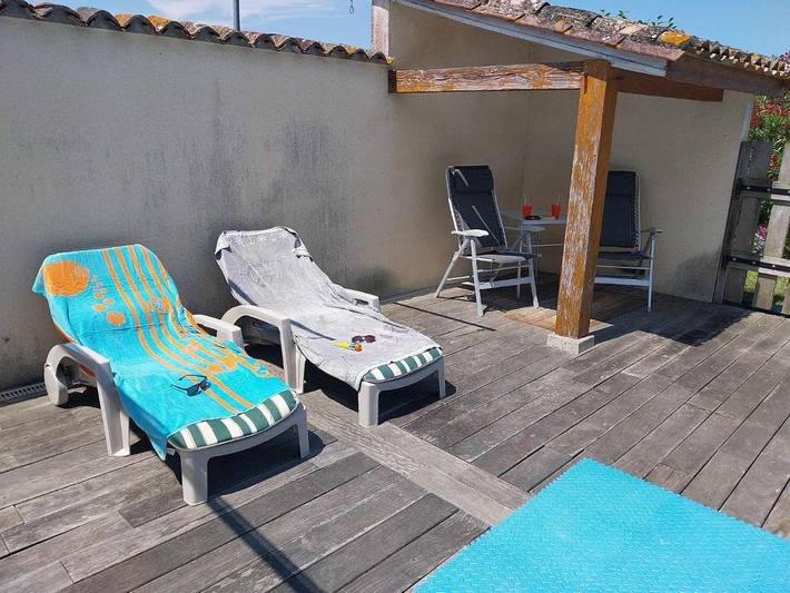 Location de vacances pour 4 personnes, avec vue ainsi que piscine et jardin à Monfaucon - 2