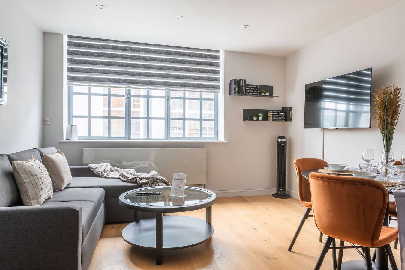 Entire apartment, Amigos Nest - Farringdon - by Frankie Says in Camden, London