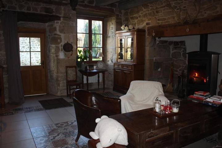 Location de vacances pour 3 personnes, avec jardin à Rouffiac (Auvergne) - 2