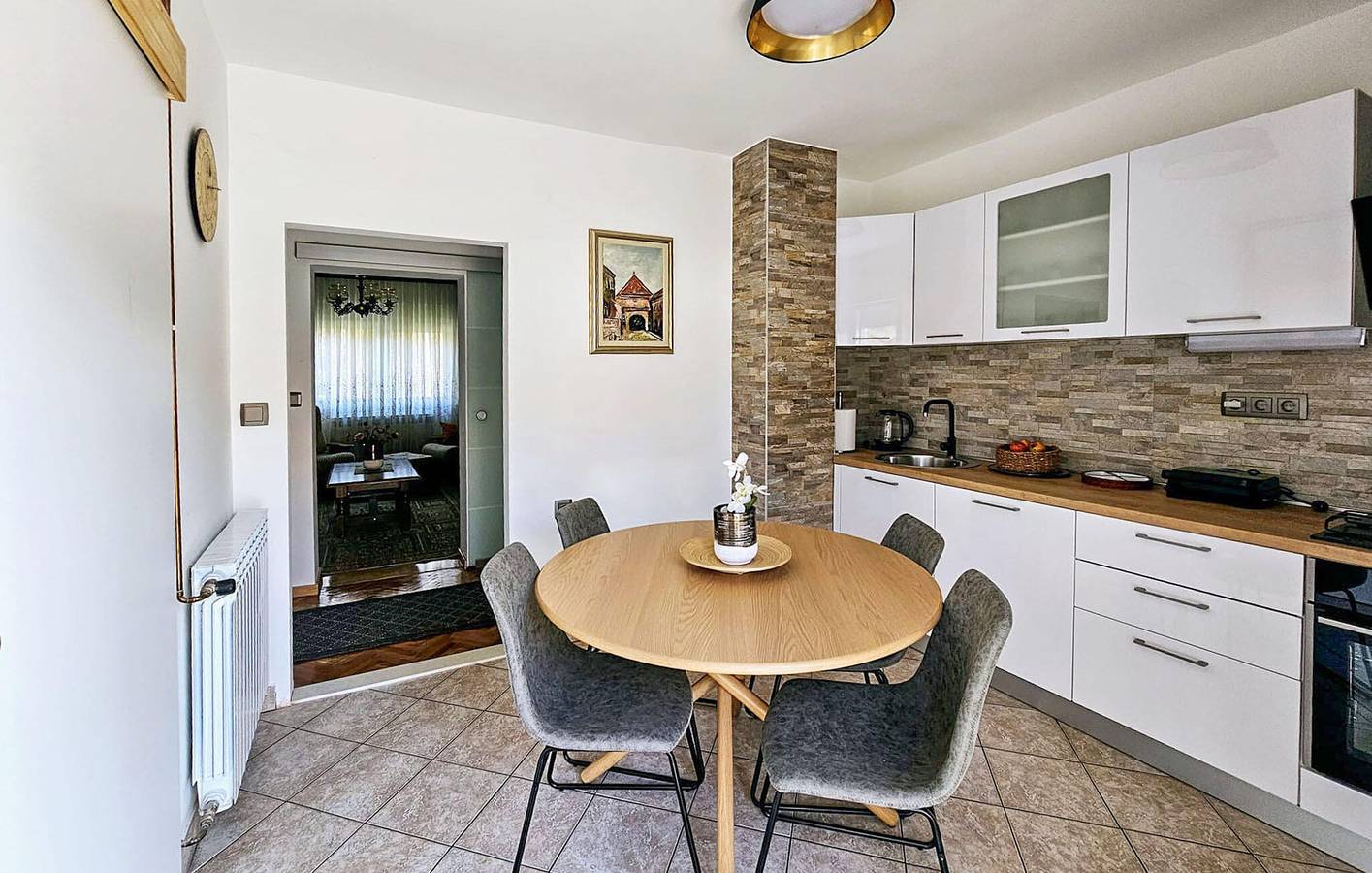 Geräumige 2-Zimmer-Wohnung mit WLAN, Terrasse und Parkplatz in Zagreb, Zagreb und Umgebung