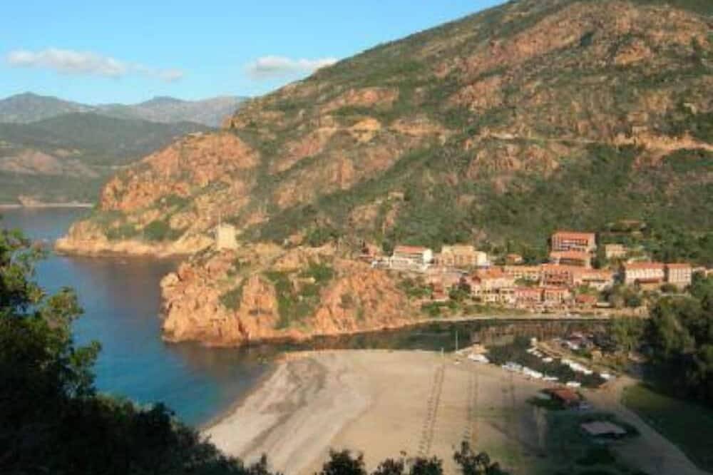Appartement entier, Appartement dans maison de village à Ota in Porto (Corse), Ota
