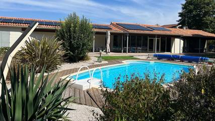 Chambre d’hôte pour 2 personnes, avec jardin ainsi que terrasse et piscine à Barbezieux-Saint-Hilaire