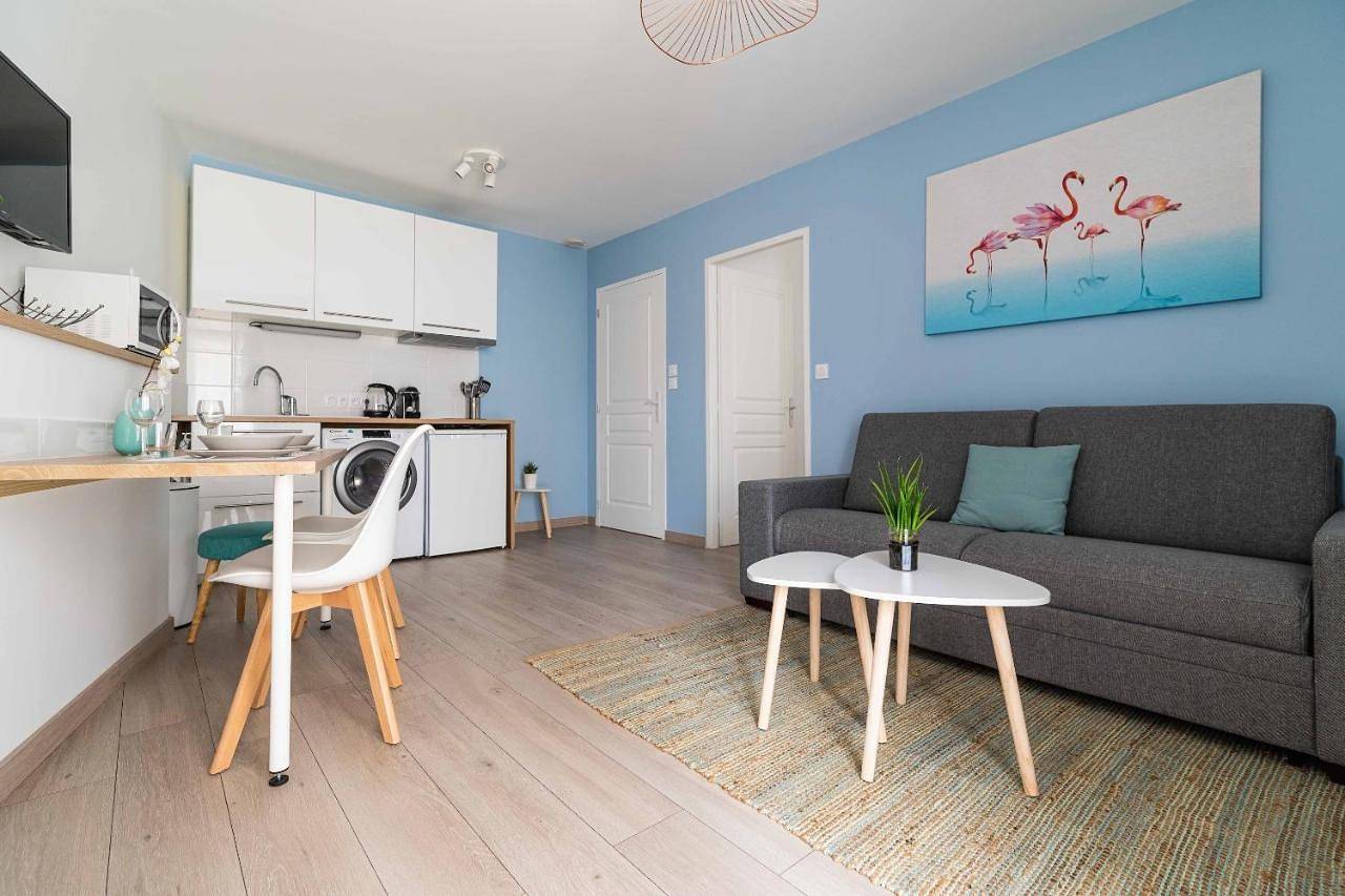 Appartement entier, One-Bedroom Apartment in Miribel, Ain