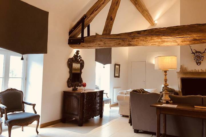 Gîte pour 12 personnes, avec jardin dans Les Chapelles Bourbon