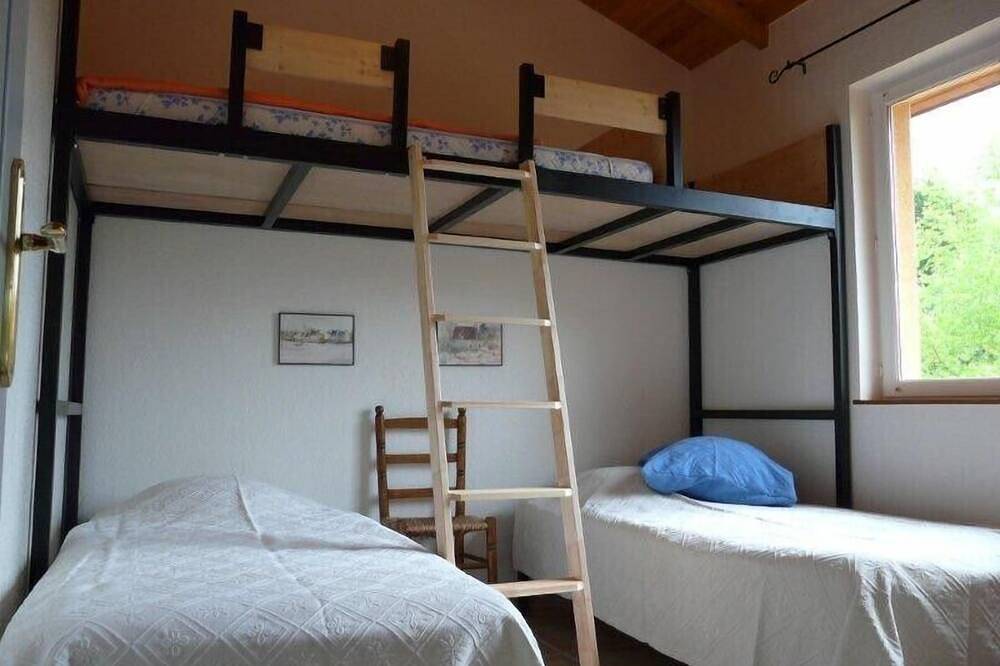 Gîte avec piscine chauffée, 3 chambres, 5 pers. terrasse couverte, Wifi gratis in Belvès, Périgord Noir
