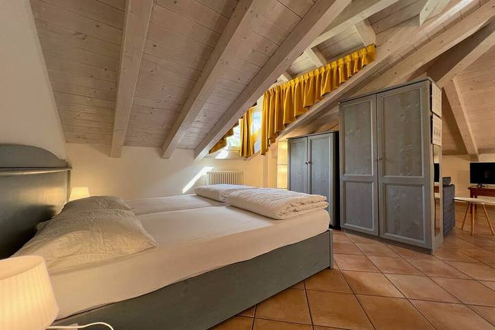 Entire apartment, Studio 7 in Torbole, Nago-Torbole