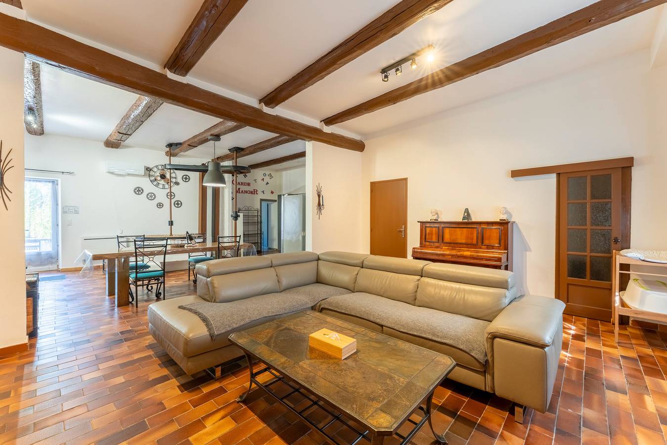 Casa de vacaciones 'Maison En Campagne' con piscina compartida, Wi-Fi y aire acondicionado in Aviñón, Vaucluse