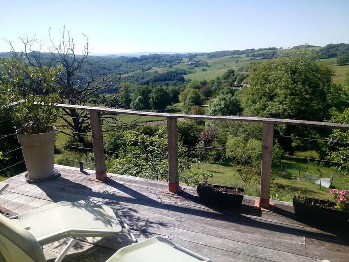 Location de vacances pour 4 personnes, avec Terrasse ainsi que Jardin et Vue à Saint-Félix-de-Lunel