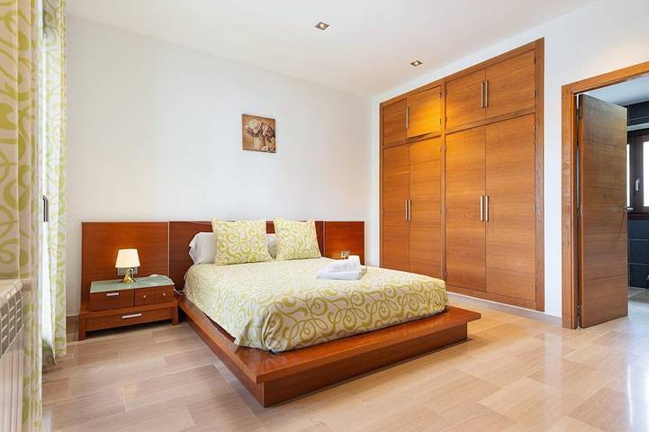 Entire apartment, Can Joan (maria) - Apartment With Private Pool in Maria de la Salut, Majorca Center