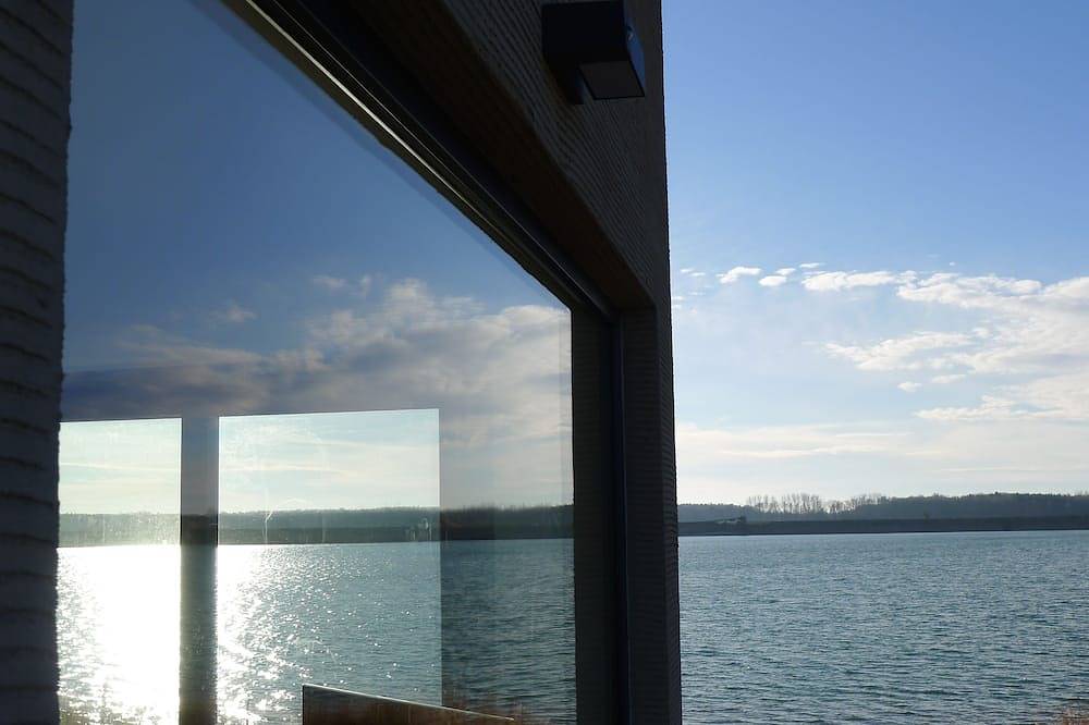 Großes Ferienhaus mit eigenem Strand, Kamin, Sauna, direkt am See, Nähe Leipzig in Löbnitz, Nordsachsen