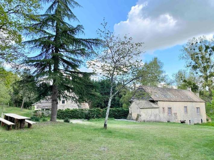 Gîte pour 13 personnes, avec jardin, animaux acceptés dans Ardenay-sur-Mérize