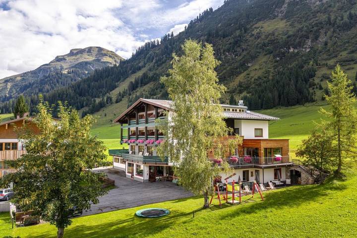 Hotel dla 4 osób, z ogród i widok oraz sauna w Lech