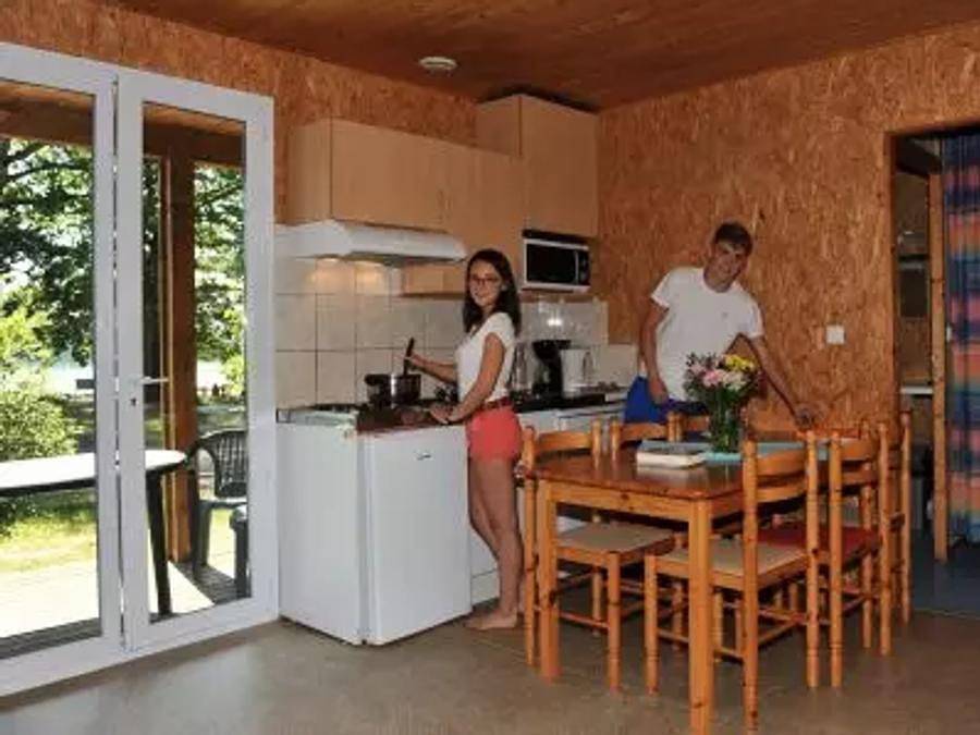 Camping maeva Escapades Domaine la Vingeanne - Chalet 6 persons - Chalet Standard 3 Rooms 4/6 People in Villegusien-le-Lac, Haute-Marne