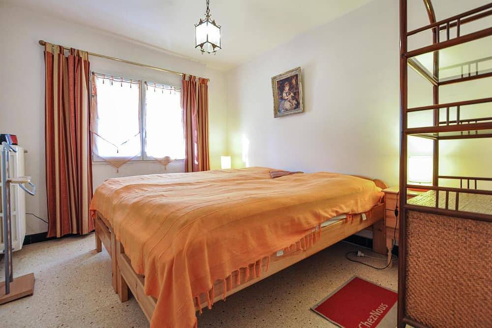 Awesome home in Roquebrune-sur-Argens in Les Issambres, Roquebrune-sur-Argens