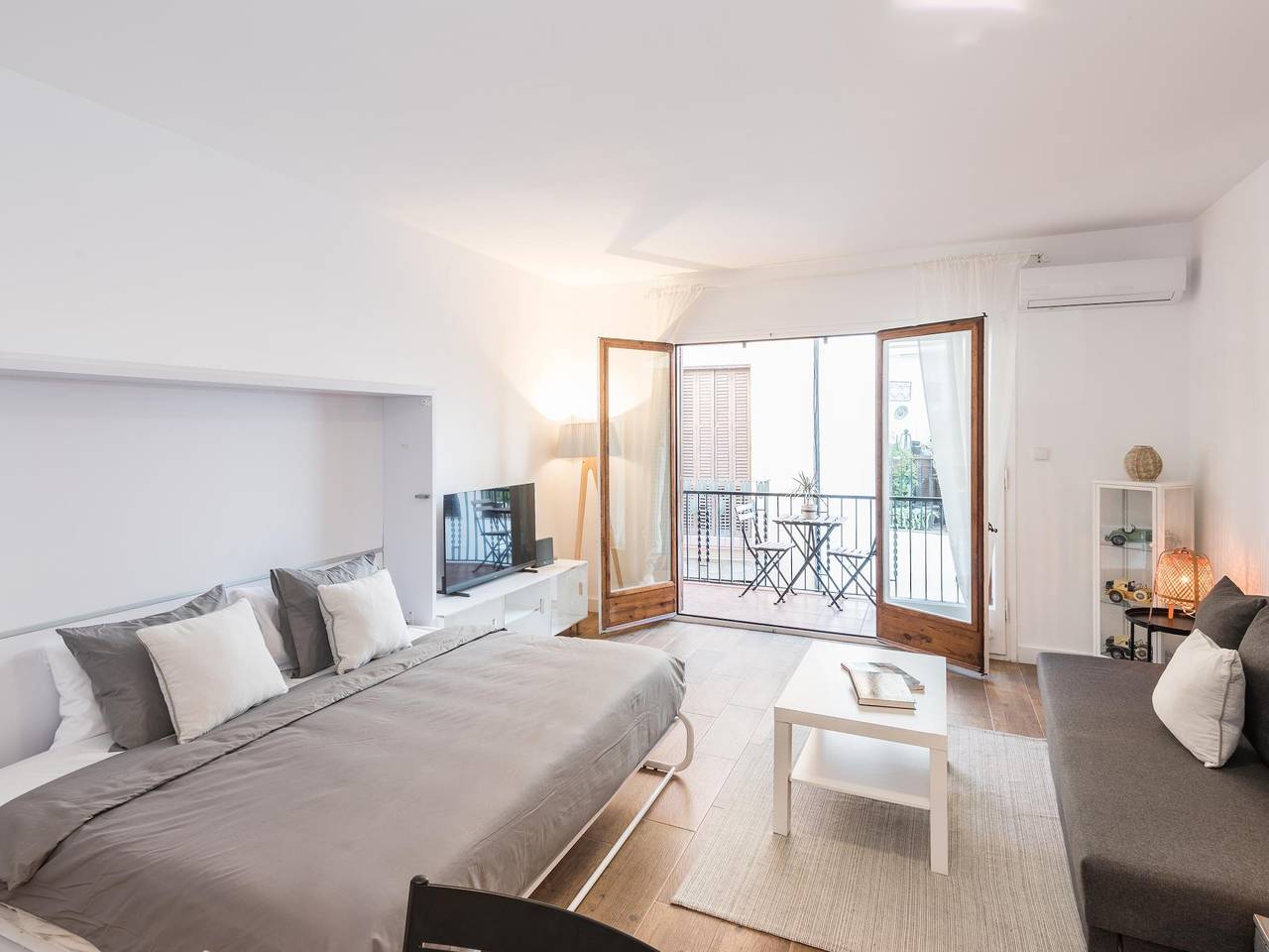 Apartamento vacacional entero, Sitges Spaces Deluxe Center Studio - Moderno y céntrico! in Sitges, Garraf