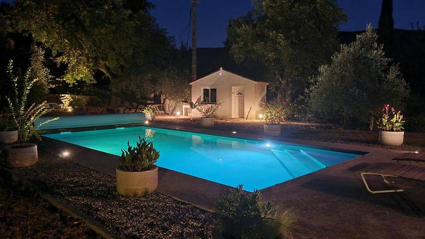 Chambre d’hôte pour 2 personnes, avec Terrasse et Jardin ainsi que Piscine et Vue à Néoules