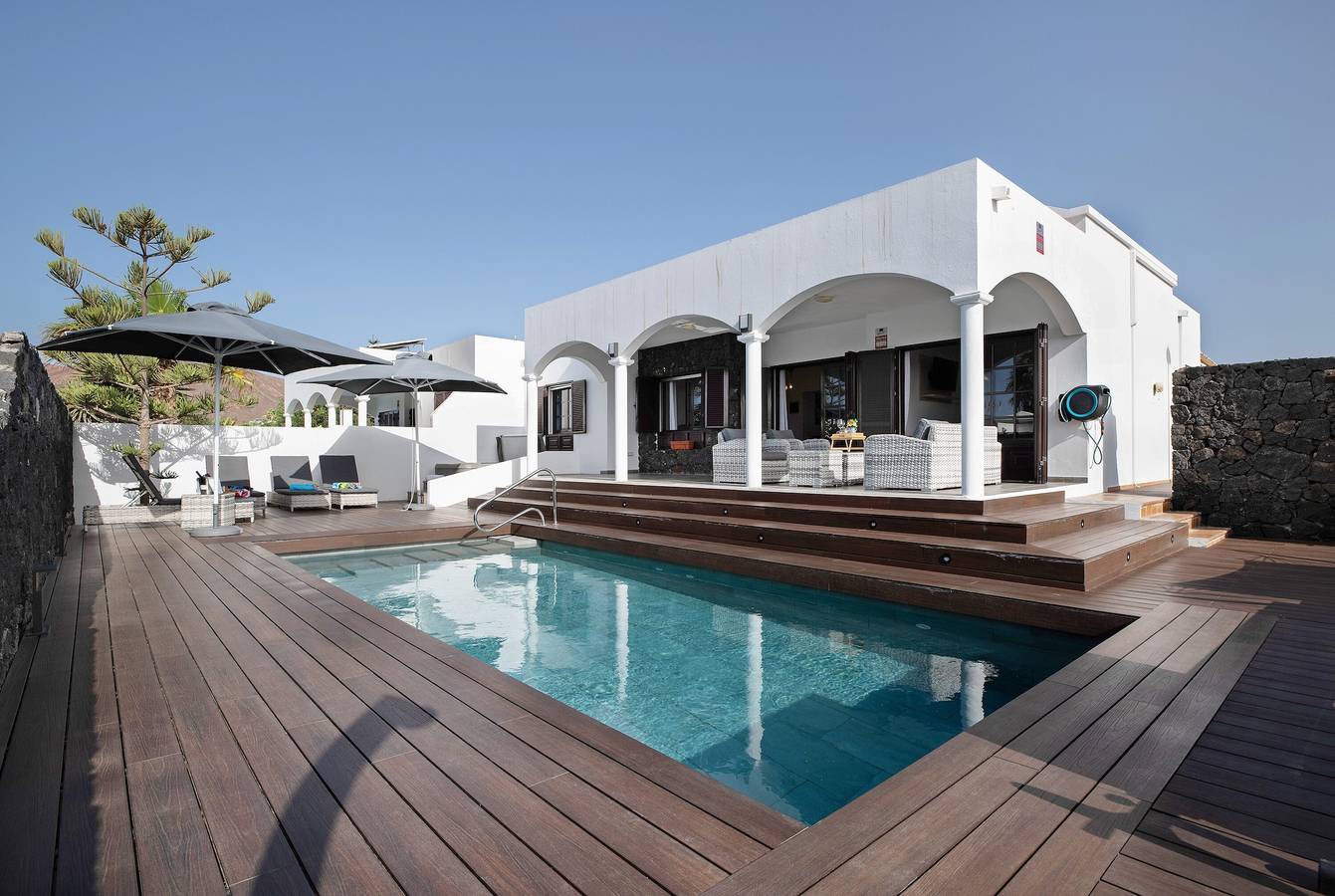 Maison de vacances "Maylands" avec piscine privée et Wi-Fi in Playa Blanca, Yaiza