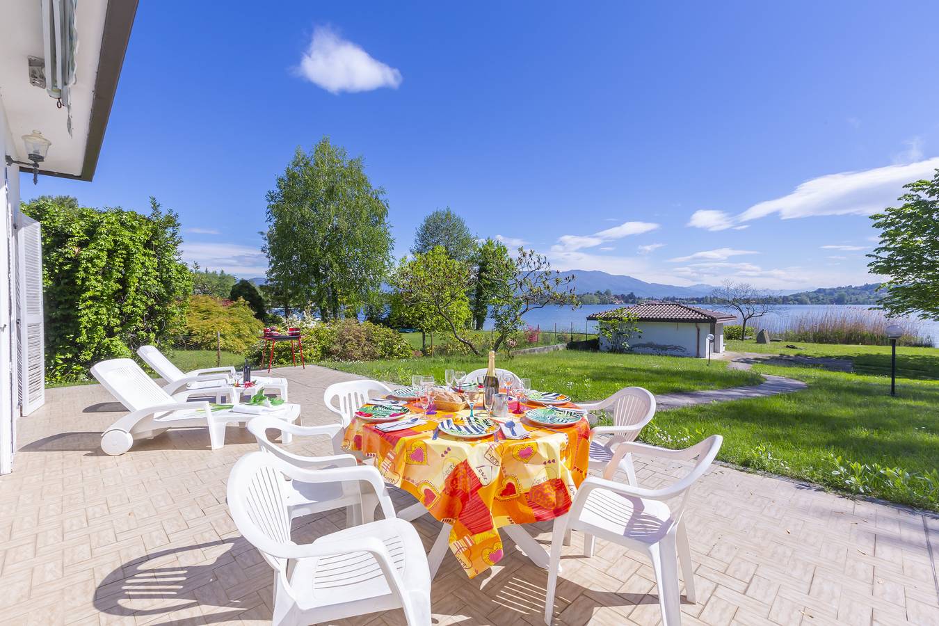 Villa Martine Au Bord Du Lac in Cadrezzate, Lac Majeur (Lombardie)