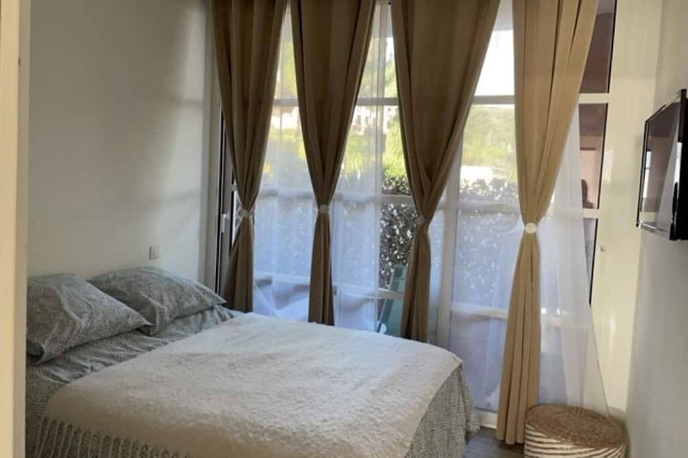 Ganze Wohnung, Cap Esterel, T2 Sea View 4 sleeps Pmr 30M² adapted in Cap Esterel, Saint-Raphaël