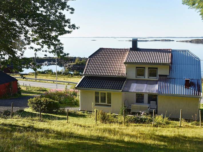 Ferienhaus für 6 Personen, mit Balkon in Midsund