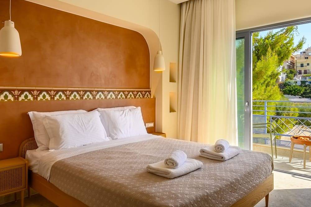 Entire apartment, Asteria Seafront Luxury Apartment in Almyros Beach (Agios Nikolaos), North Crete