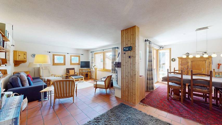 Ferienwohnung für 6 Personen, mit Terrasse und Garten sowie Ausblick in Samedan