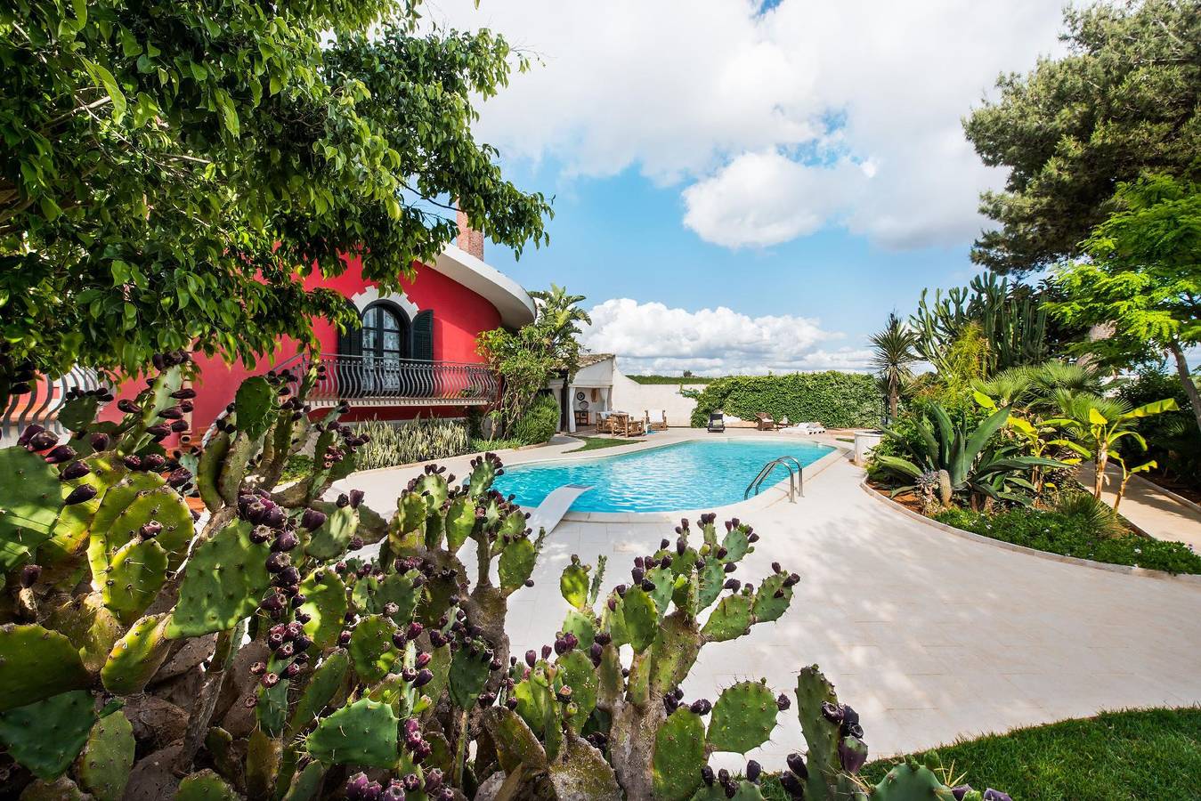 Villa Maya' estate with Infinity Pool in Mazara del Vallo, Provincia de Trapani
