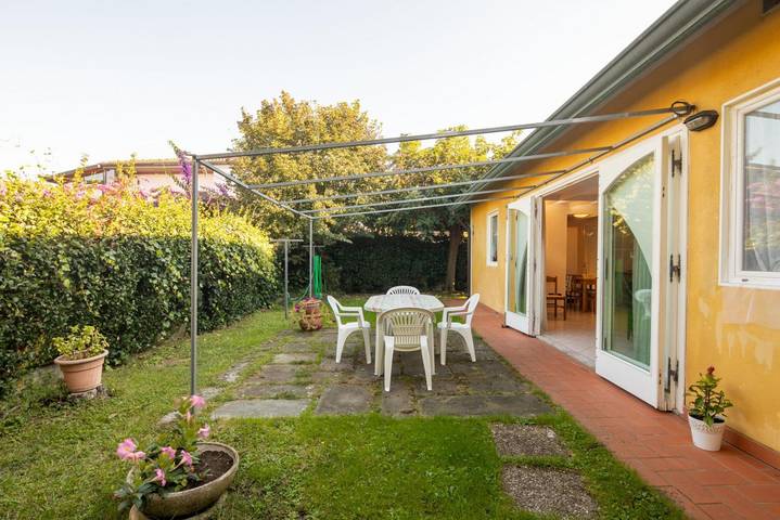Villa für 9 Personen, mit Garten in Massa - 2