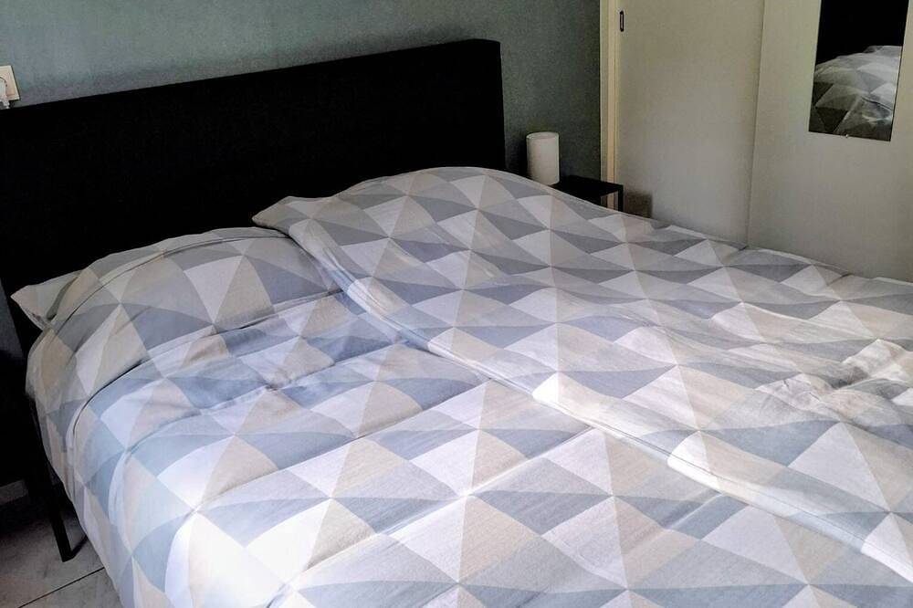 Detached vacation bungalow in the Veluwe 100 m from the forest in Ermelo, Veluwe