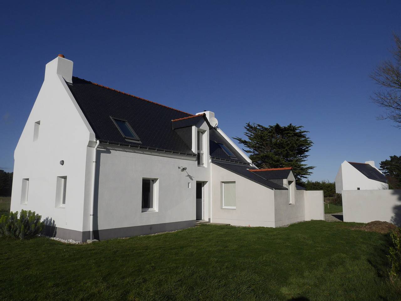 Casa nueva cerca de la playa de Grands Sables, entorno tranquilo in Locmaria, Côte des Mégalithes