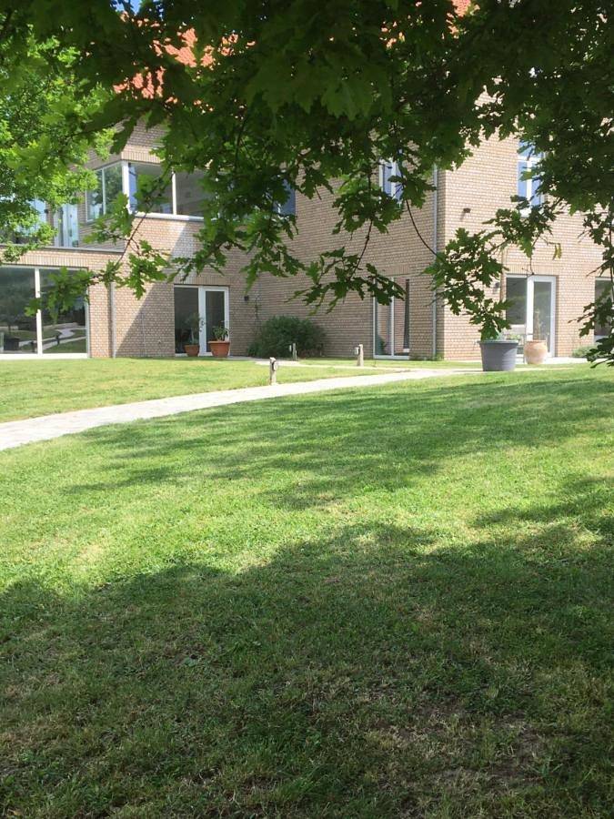 Location de vacances pour 2 personnes, avec jardin et piscine ainsi que vue et terrasse à Couleuvre - 3