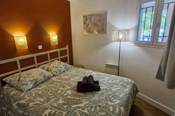 Entire apartment, Garden apartment in luxury residence with swimming pool near beach in Cannes, Mediterranean Coast (France)