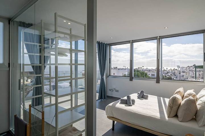 Sea La Vie by Buenavilla | Bright new 4-bedroom villa with private pool in Puerto del Carmen, Tías