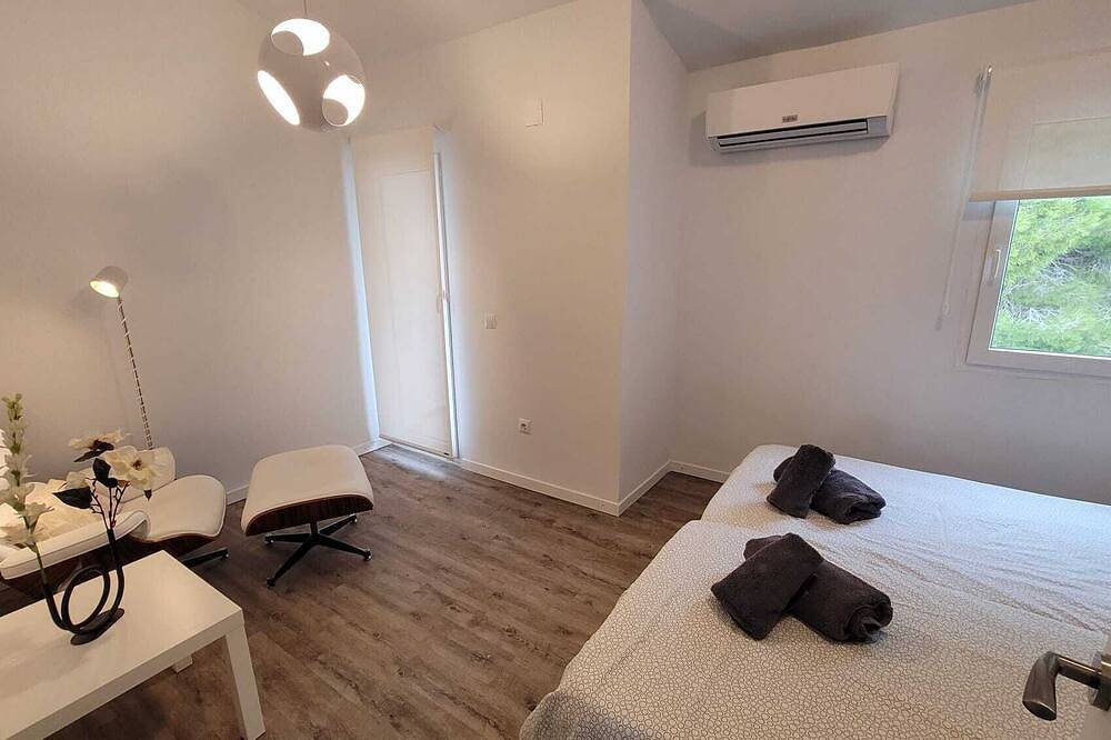 Pequeña villa reformada a 900metros de la playa in Calafat, Costa Dorada